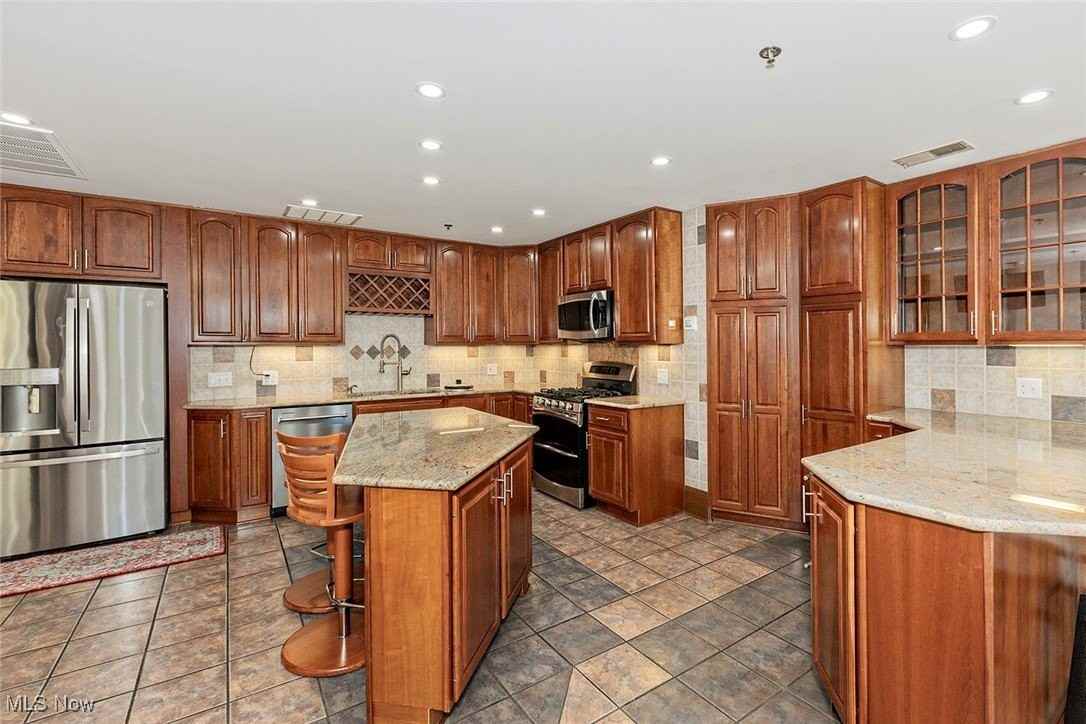 408 W Saint Clair Ave #226 - Photo 2 of 37