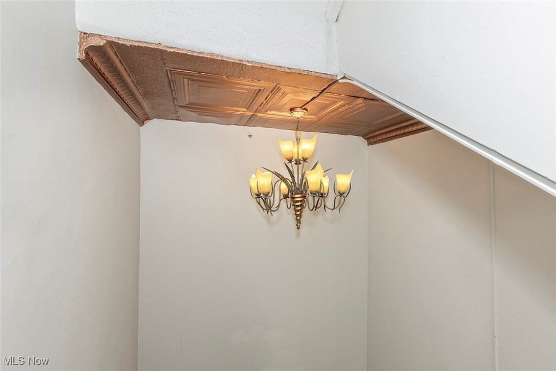 408 W Saint Clair Ave #226 - Photo 7 of 37