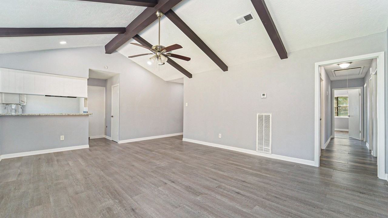 3008 Columbia Street - Photo 3 of 23