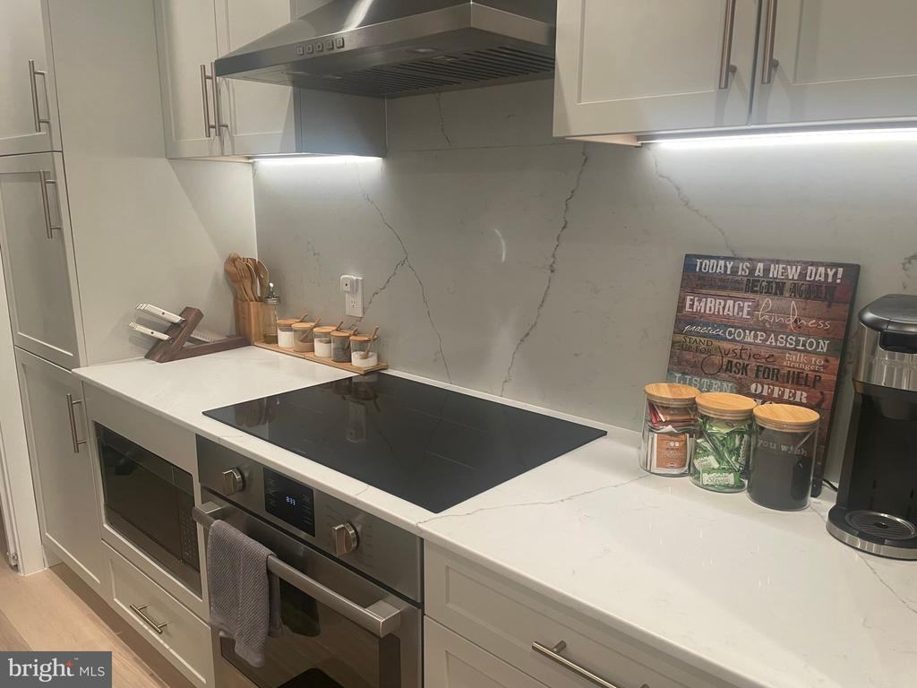 2642 39th St Nw ##2 - Photo 3 of 6