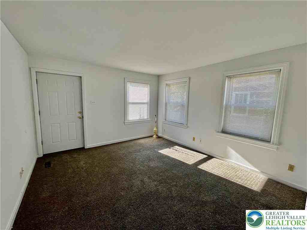 103 West Grant Street - Photo 2 of 7