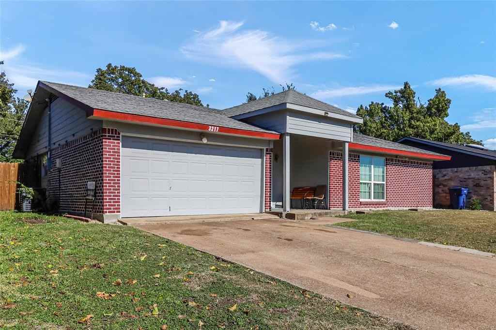 3217 Lariat Lane - Photo 3 of 15