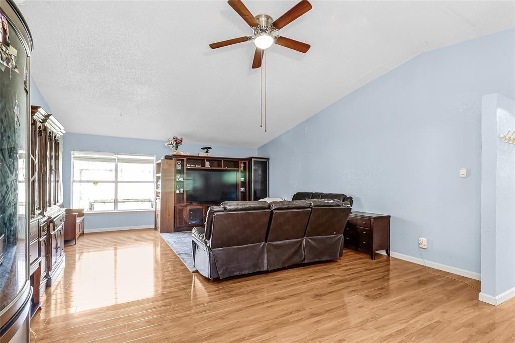 3217 Lariat Lane - Photo 6 of 15