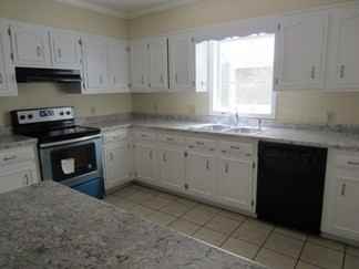 1606 Westfield Court - Photo 2 of 4