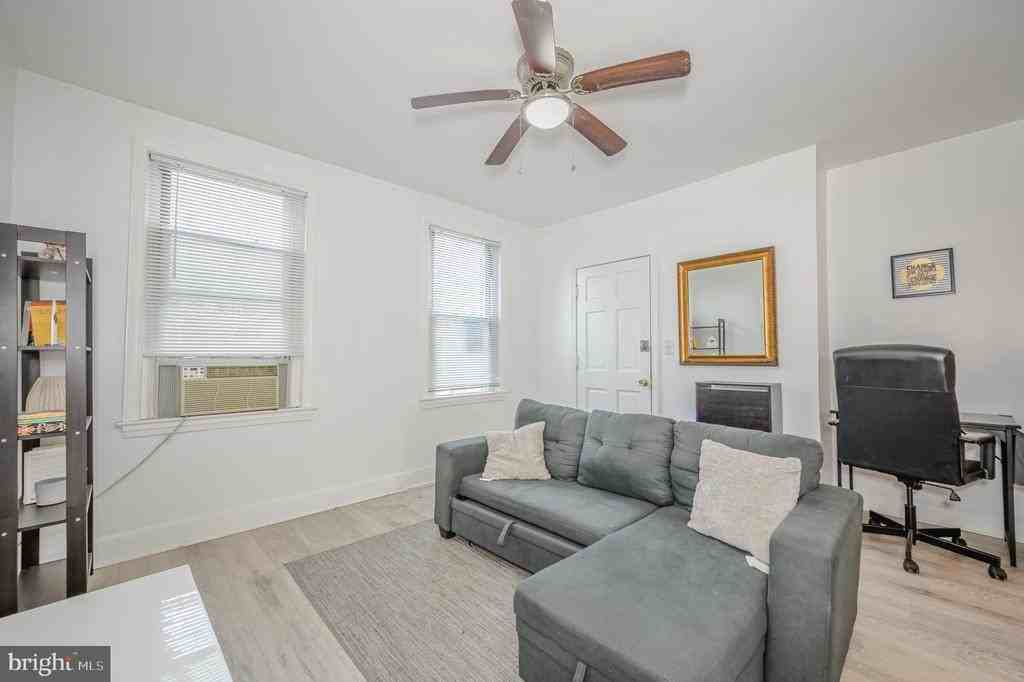 221 35th Street Northeast - Photo 3 of 13