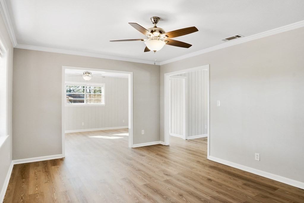 2215 Sharon Avenue - Photo 6 of 29