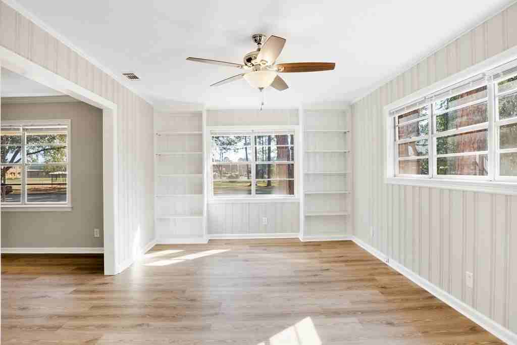 2215 Sharon Avenue - Photo 7 of 29