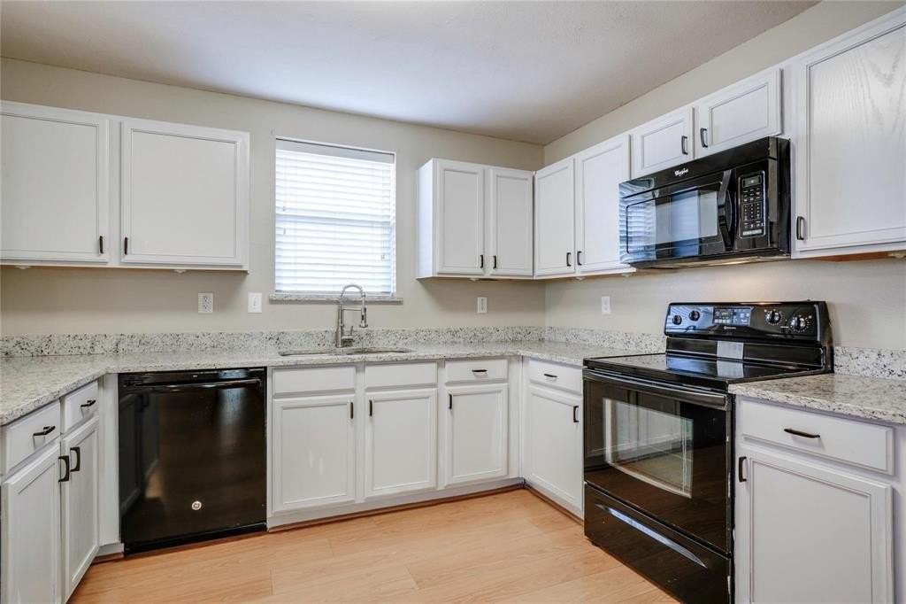 3054 Fallbrook Dr - Photo 7 of 15