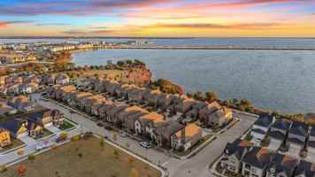 featured image of 7424 Palisades Dr