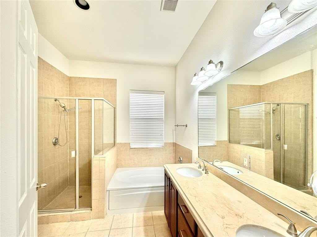 2008 Grove Park Ln - Photo 4 of 16