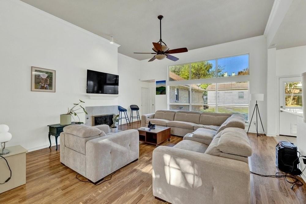 18 Equestrian Ct - Photo 4 of 28