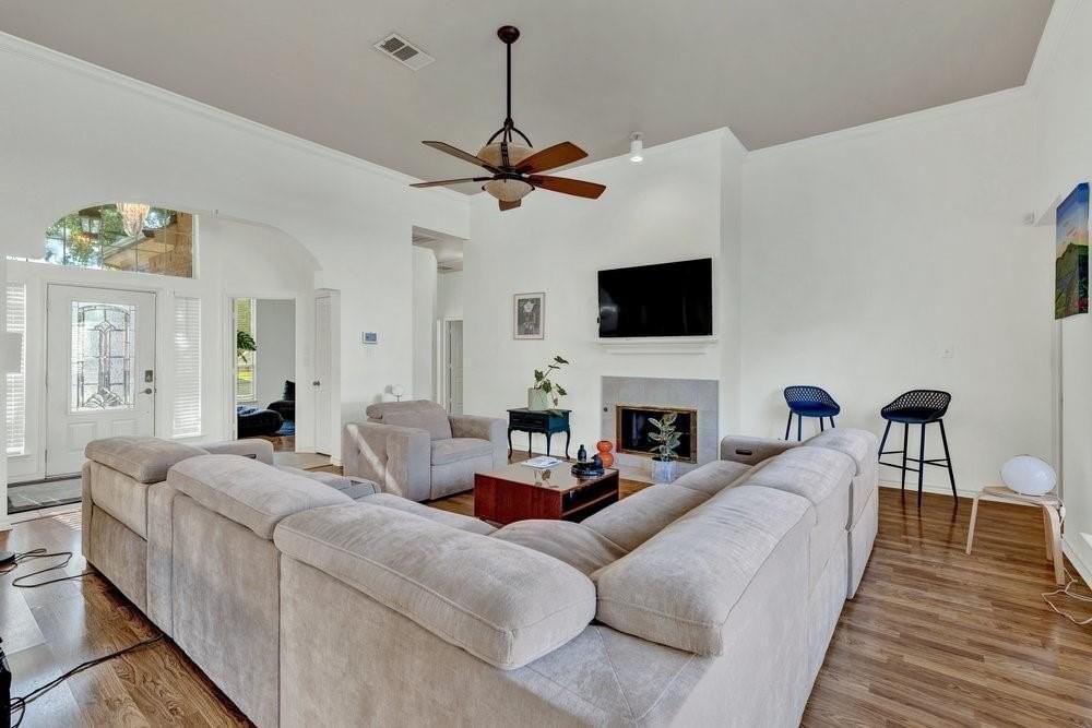 18 Equestrian Ct - Photo 7 of 28