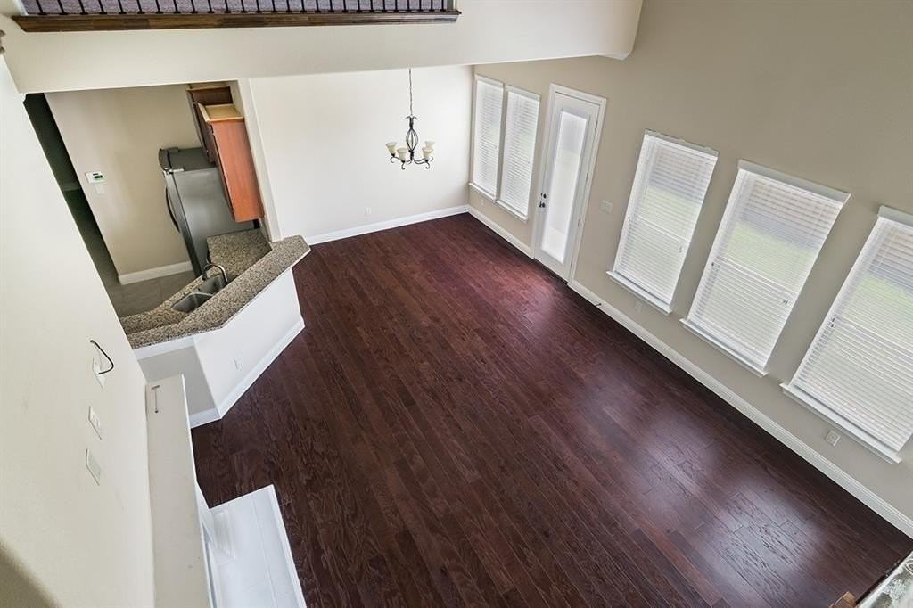 573 Enfield Dr - Photo 7 of 25