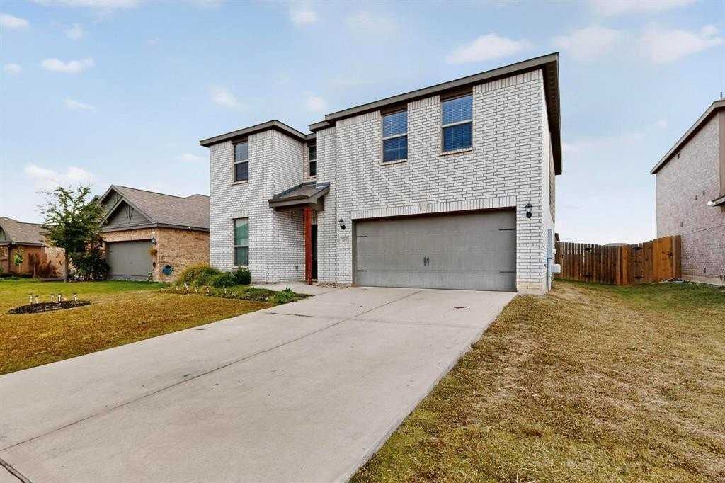 305 Honeysuckle Lane - Photo 2 of 39