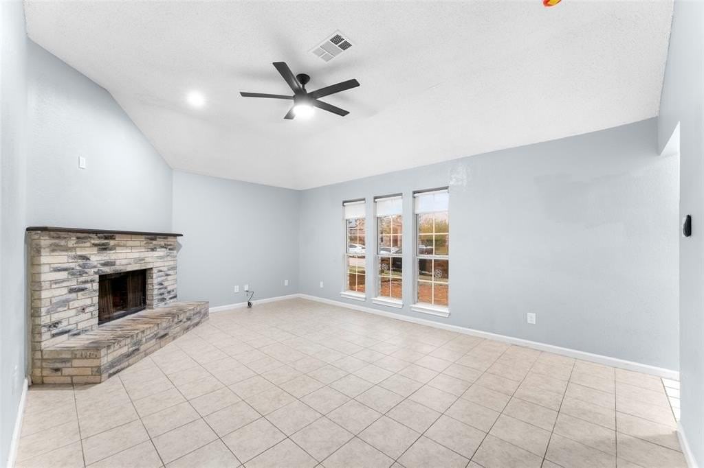 1042 Kim Ln - Photo 3 of 16