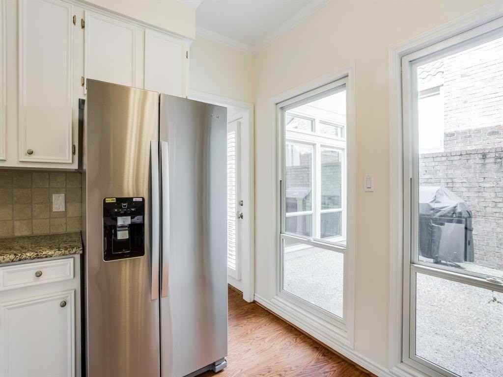 4520 Glenwick Ln - Photo 4 of 36