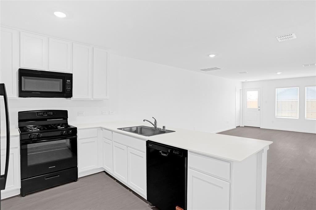 1033 Raintree Road - Photo 5 of 25