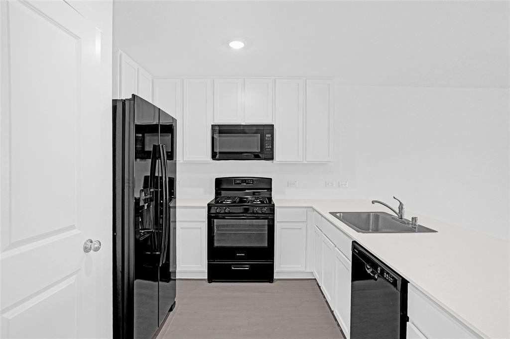 1033 Raintree Road - Photo 6 of 25