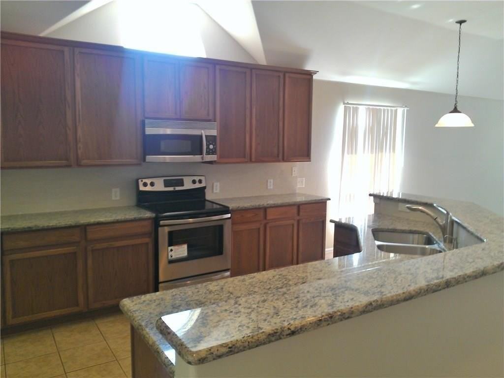 633 Blue Sky Dr - Photo 6 of 21