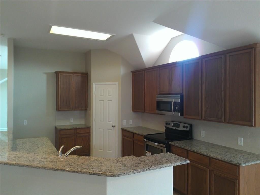 633 Blue Sky Dr - Photo 7 of 21