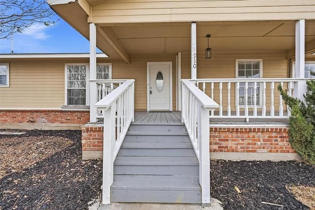 910 N Powell Pkwy - Photo 5 of 35