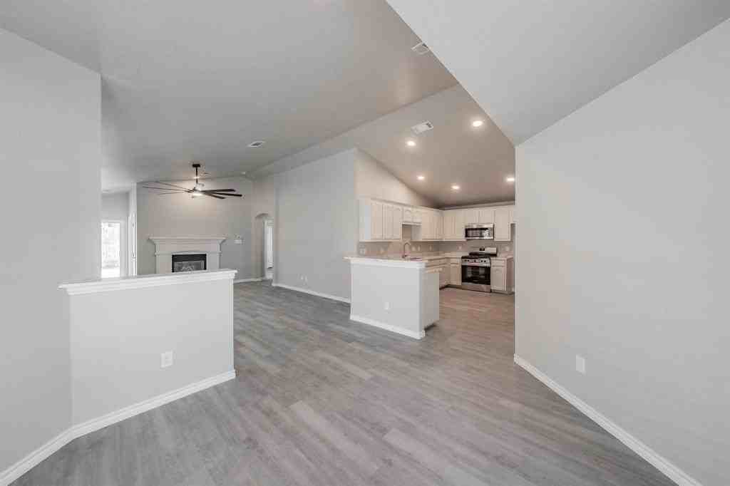 3028 Thicket Bend Ct - Photo 4 of 40