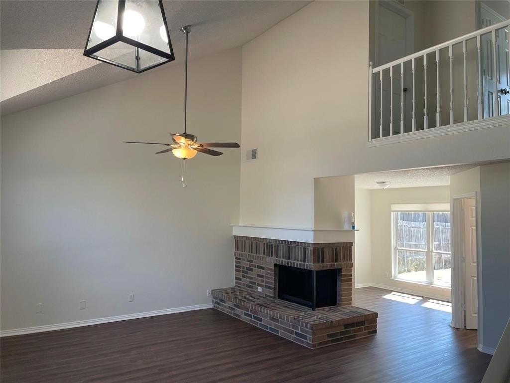 1918 Putman Way - Photo 2 of 19