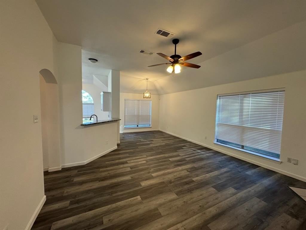 6611 Rockdale Rd - Photo 6 of 27