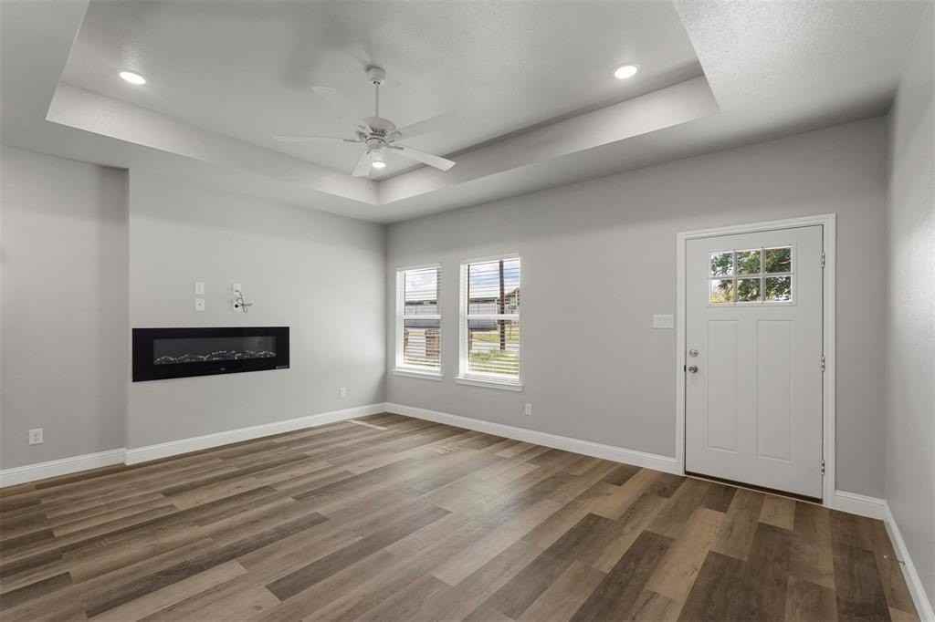 2406 Beecha St - Photo 2 of 20