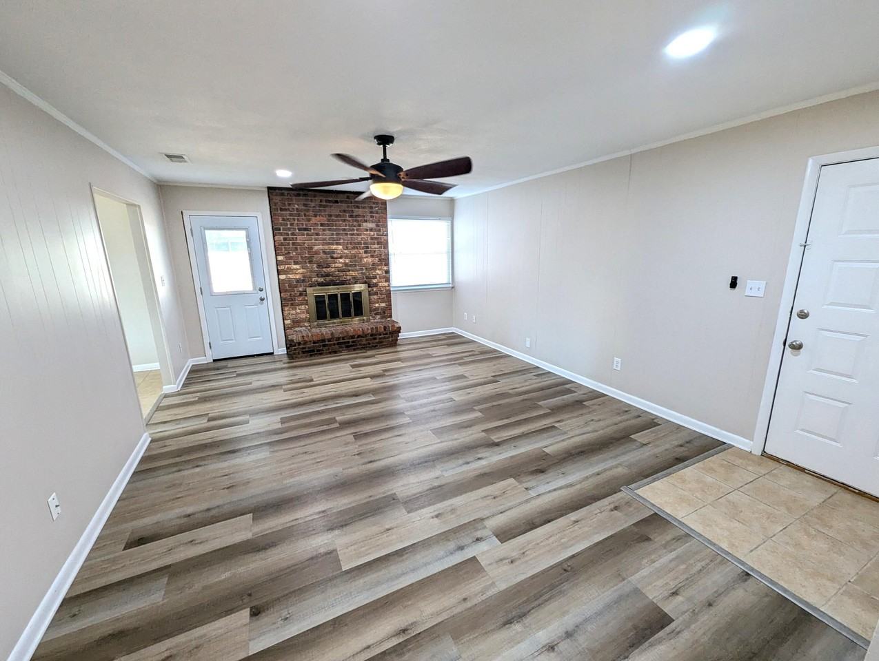 35 Solar St - Photo 4 of 24