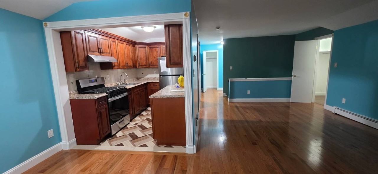 16502 Sayres Ave - Photo 3 of 9