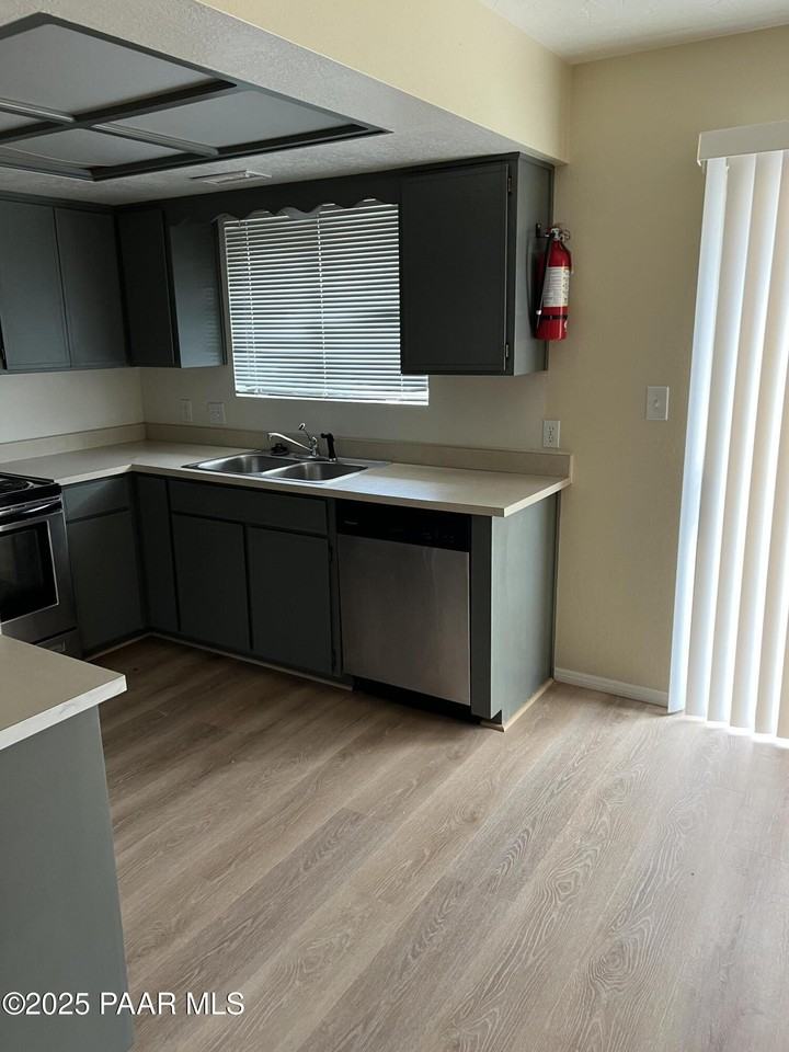 8860 E Yavapai Rd Apt C #C - Photo 2 of 17