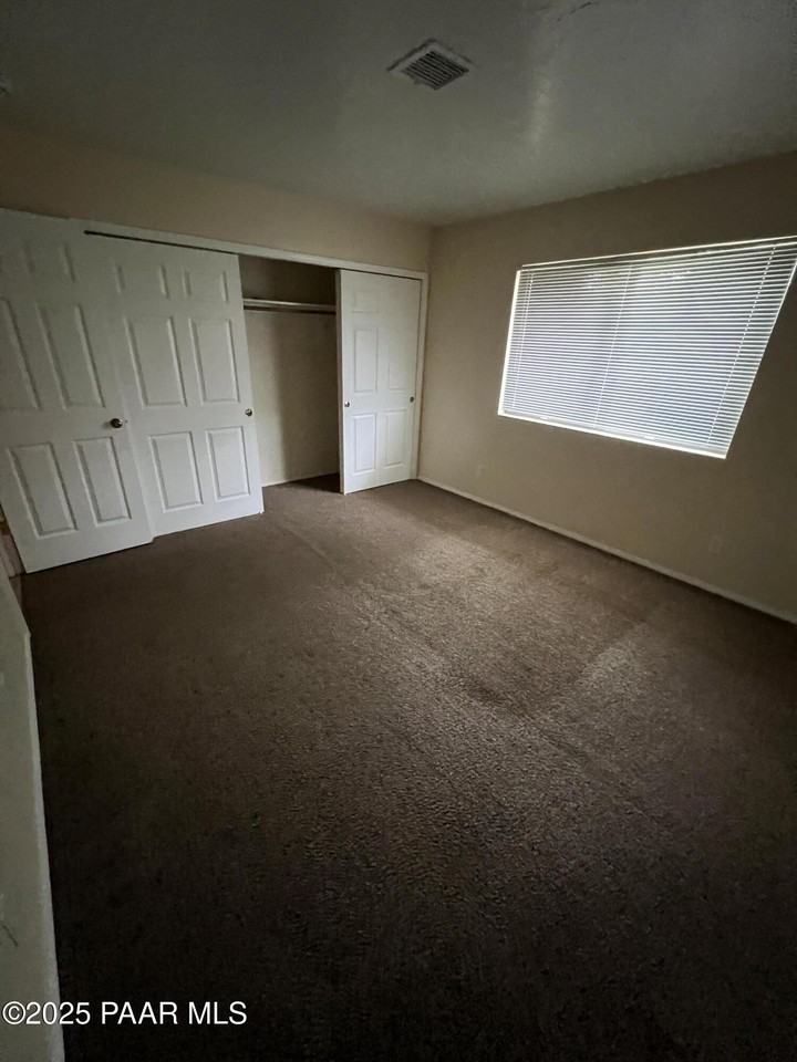 8860 E Yavapai Rd Apt C #C - Photo 3 of 17