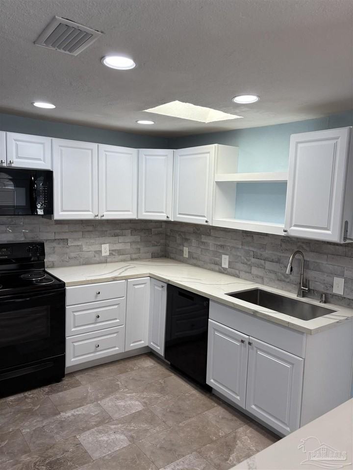 9939 Lillian Hwy - Photo 4 of 21