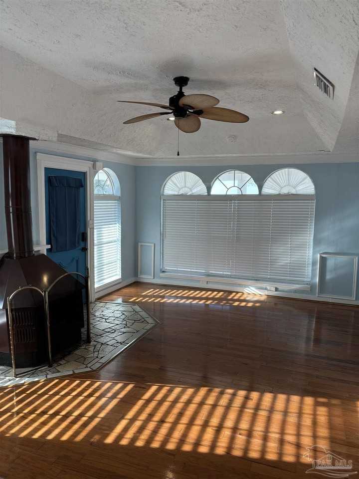 9939 Lillian Hwy - Photo 7 of 21