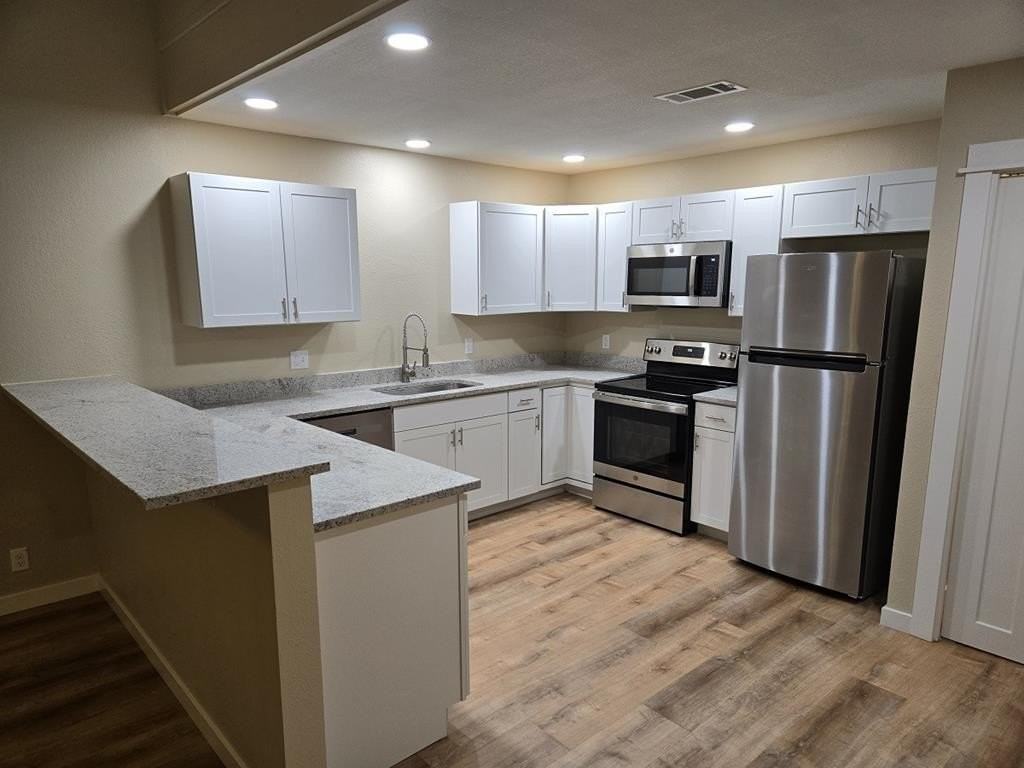 121 North Glenwood Drive - Photo 5 of 20