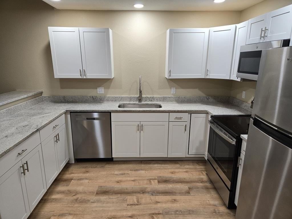 121 North Glenwood Drive - Photo 6 of 20