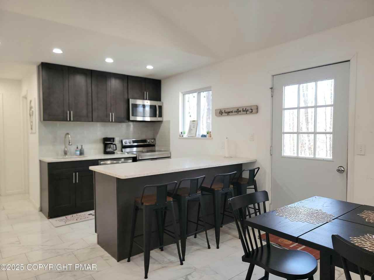 21 Ridge Dr - Photo 5 of 22