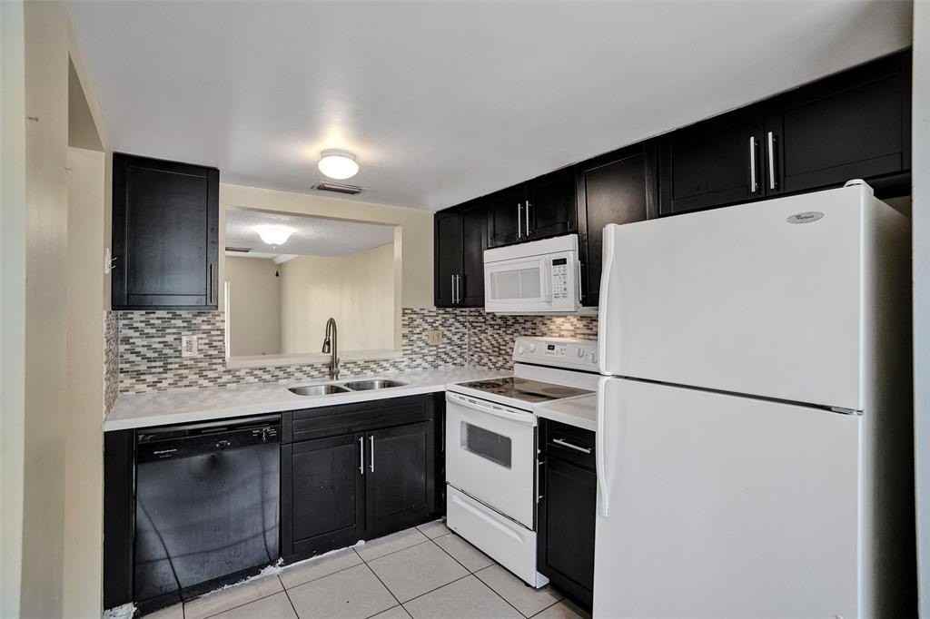 3861 Nw 90th Ave #3861 - Photo 2 of 44