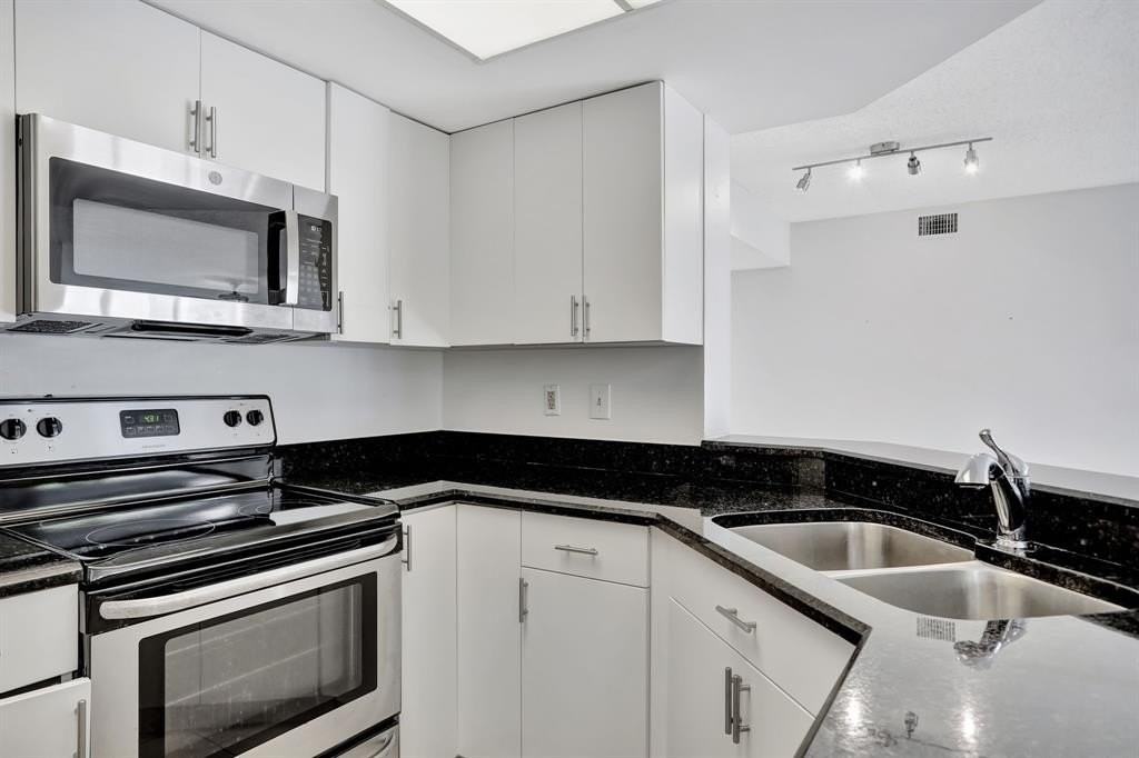 9088 W Atlantic Blvd #511 - Photo 5 of 31