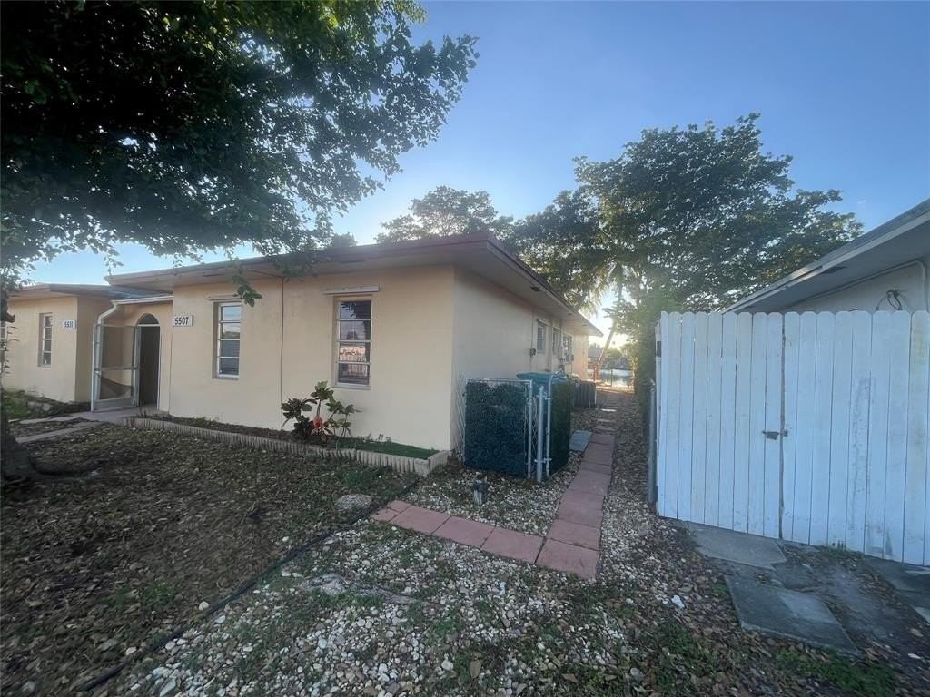 5507 West Lake Drive - Photo 6 of 33