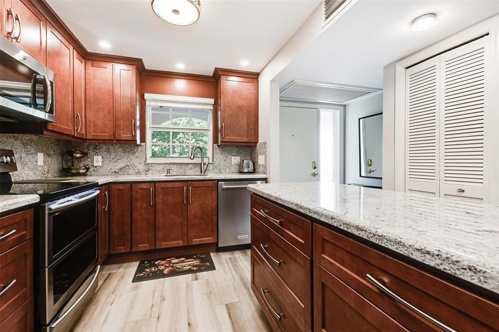 773 Jeffery St #4-305 - Photo 6 of 22