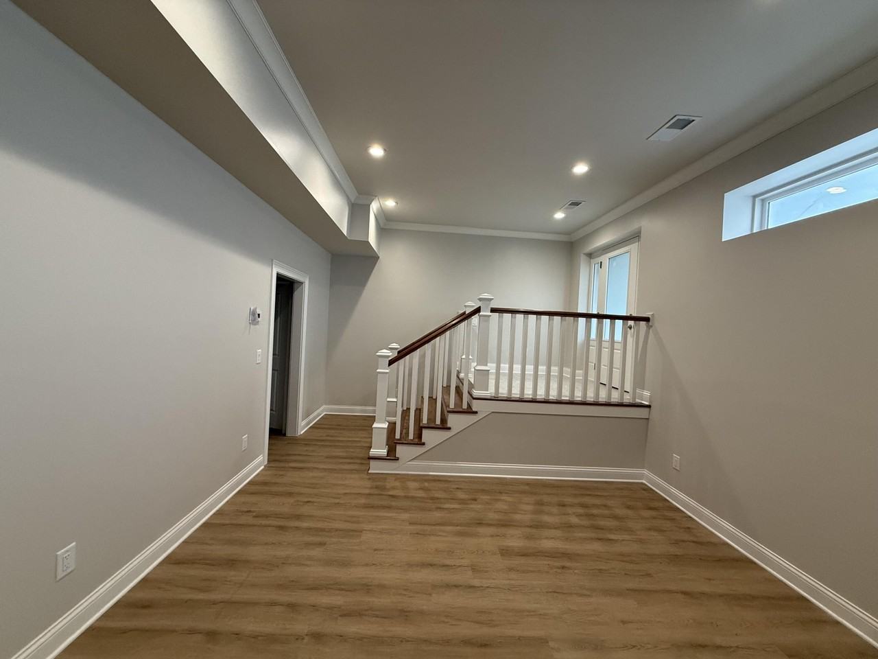 240 Central Ave Ne - Photo 4 of 26