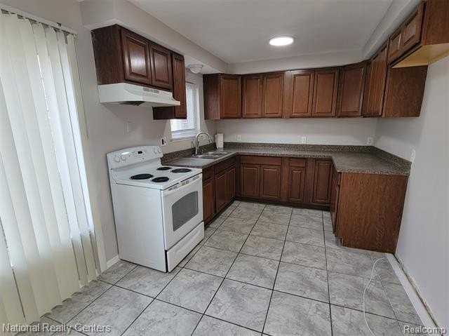 4661 Reader Dr - Photo 4 of 20