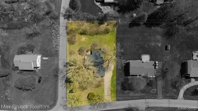 6207 Nicholas Dr - Photo 4 of 43