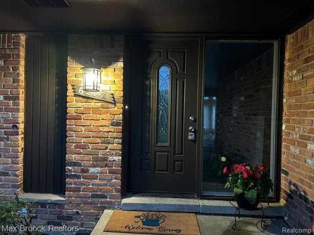 6207 Nicholas Dr - Photo 5 of 43