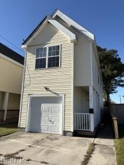 2049 Stonehurst St - Photo 4 of 37