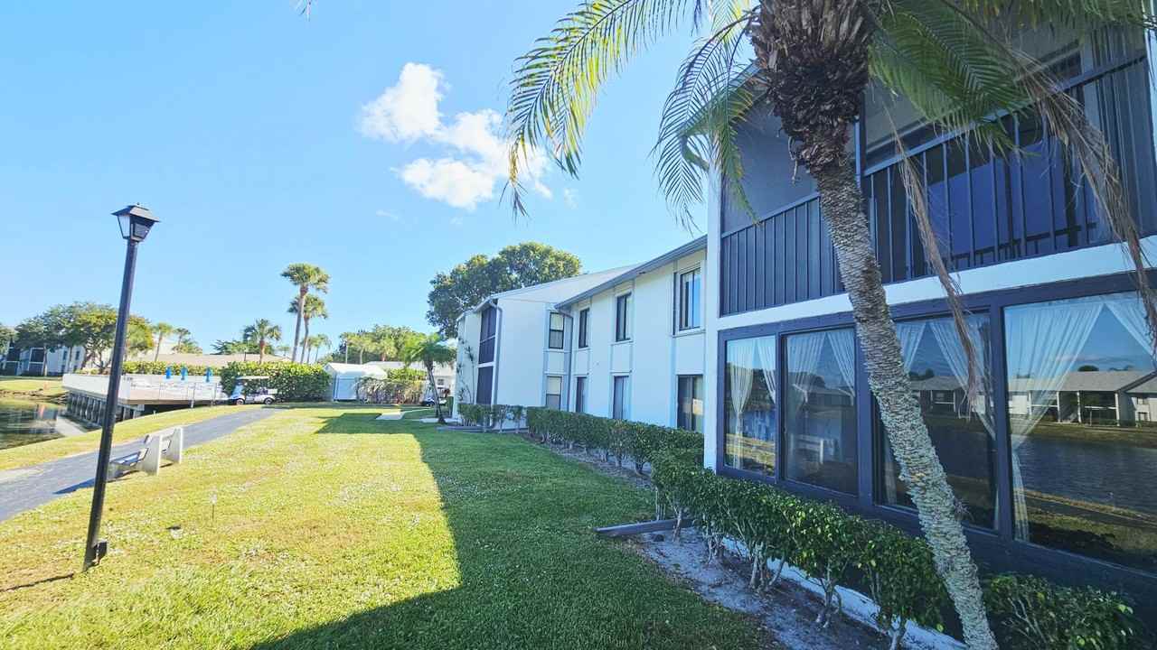 1001 Green Pine Blvd #C2