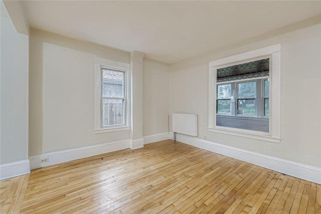 2939 Russell Ave N - Photo 5 of 33