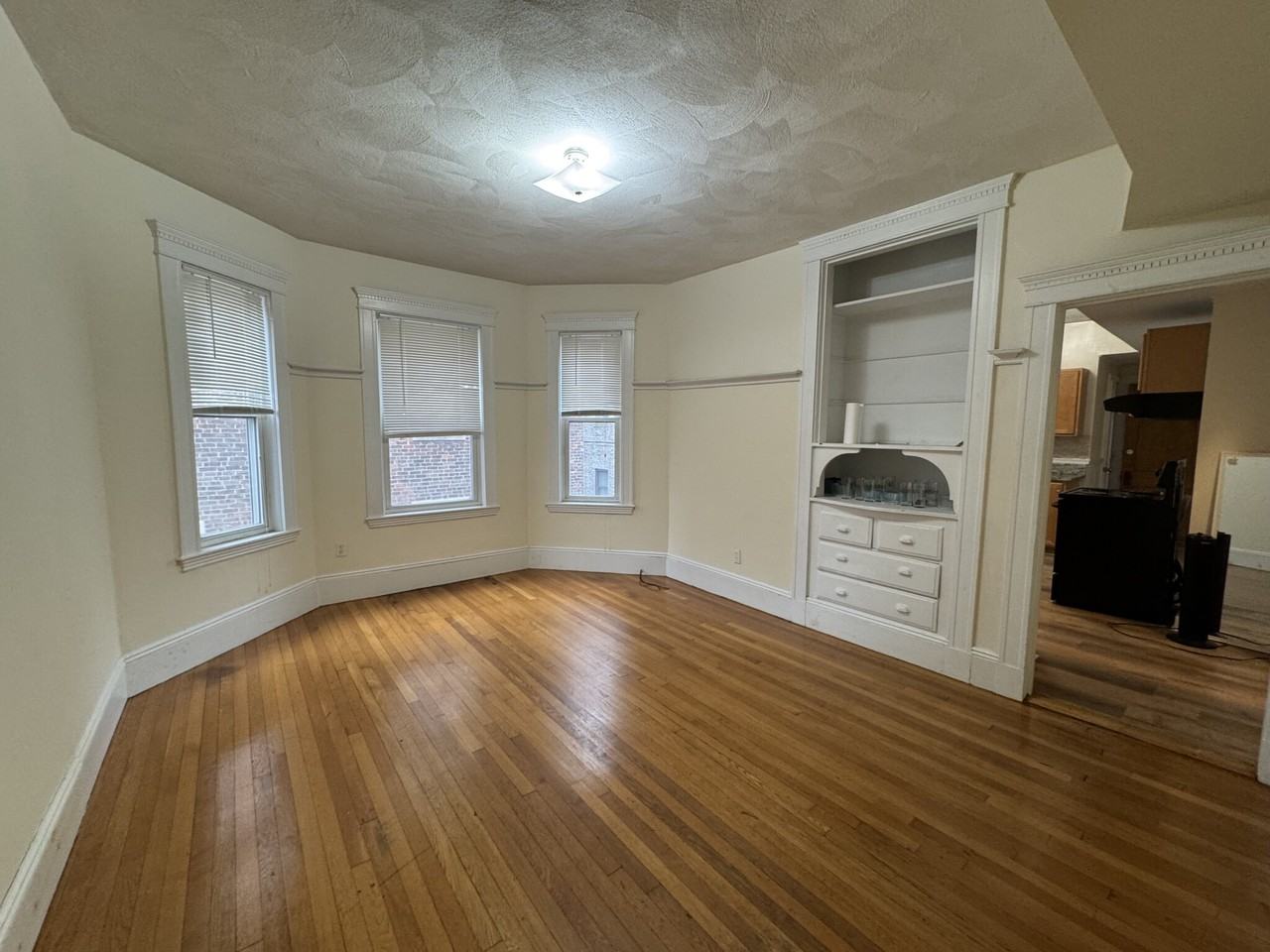 39 Chester St #2 - Photo 2 of 28